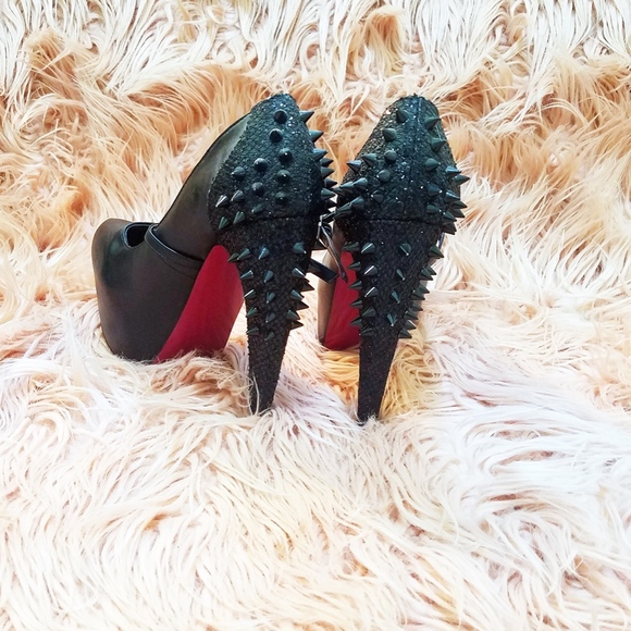Agaci ~ Sexy Black Spike Shoes ~ Size 8.5 - Picture 3 of 4